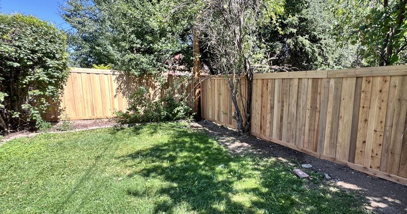 Privacy wood fence