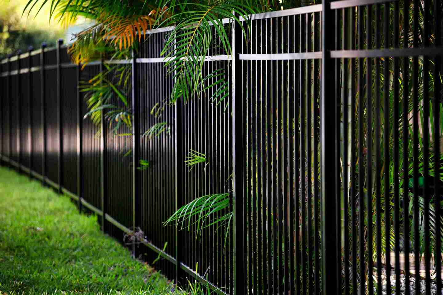 black-aluminum-fence-yard