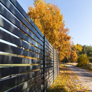 horizontal fall fence