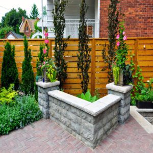 horizontal wood privacy fencing backyard