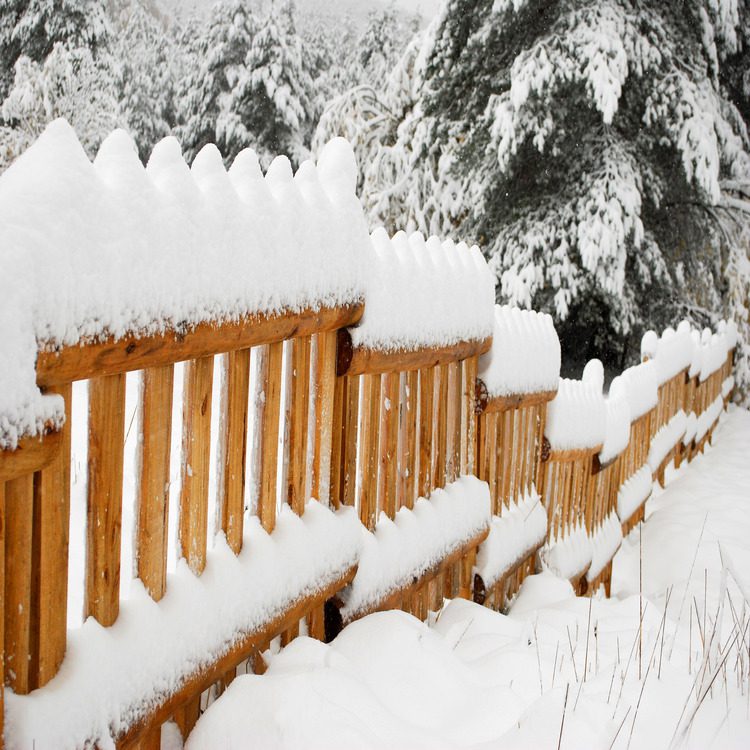 prepare fence winter wood snow