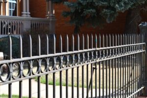 Des Moines historic iron fence